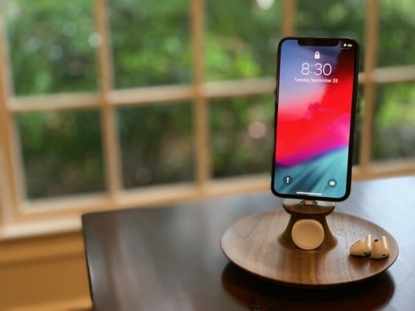 Yohann iPhone and Apple Watch Charging Stand