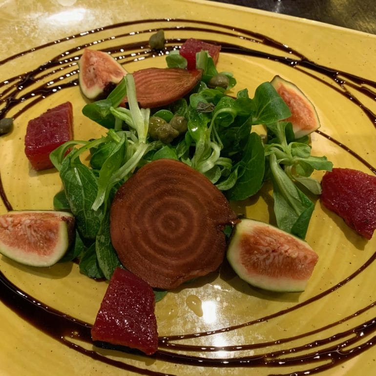 Fig and beets salad with lettuce (Dublin Airport Hotel)