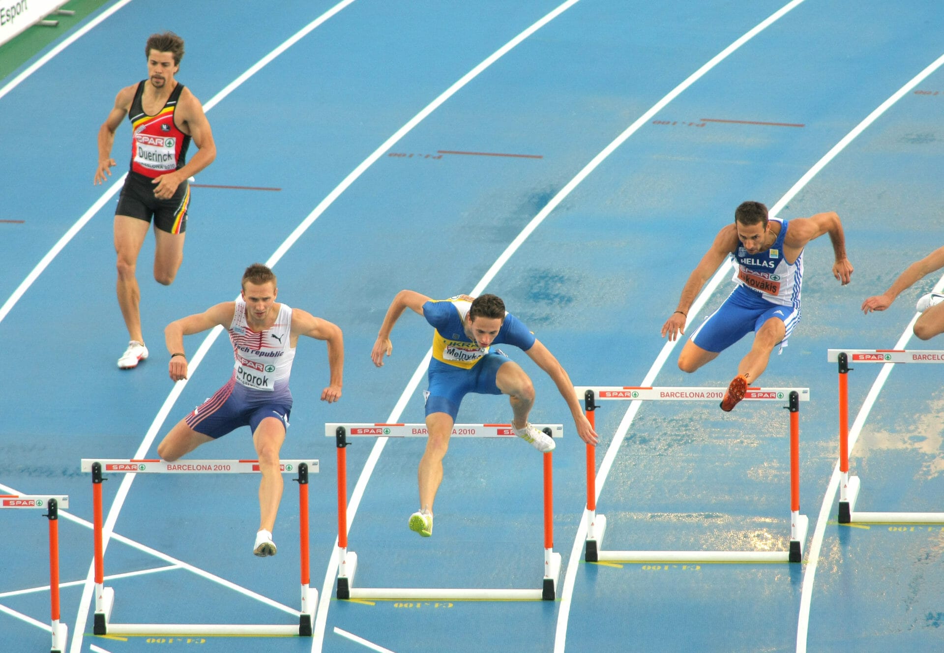 A 400m hurdles sprint is primarily powered by the glycolytic system