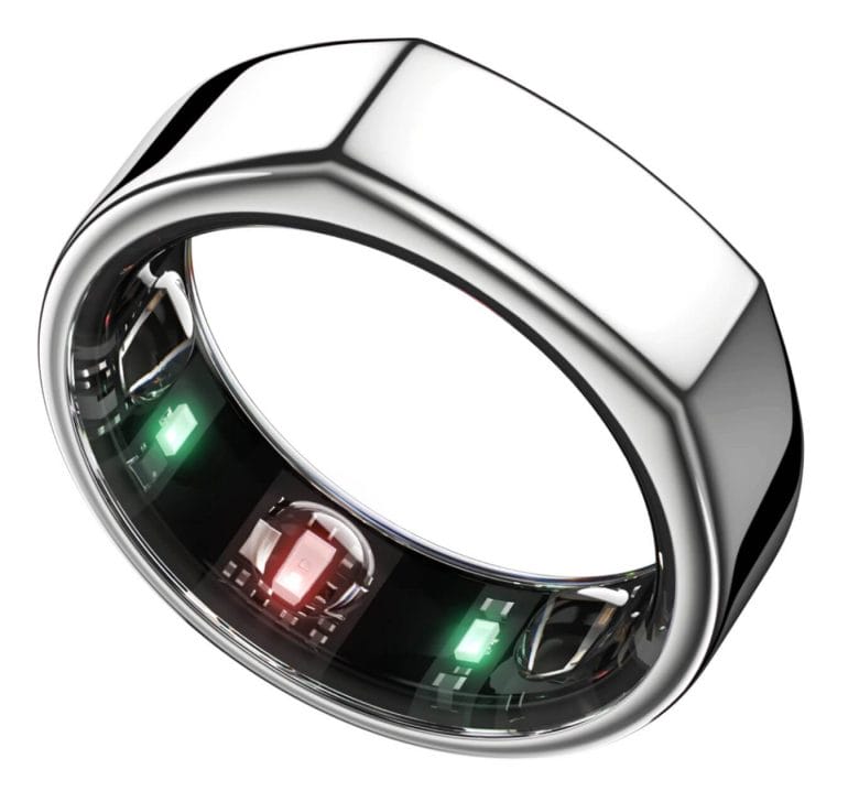 The Oura Ring 3 features two green, one red and one IR LED