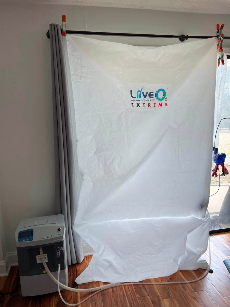 I now have the LiveO2 Extreme reservoir attached to my curtain rod.