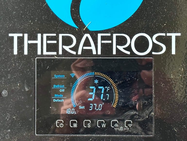TheraFrost features a touchscreen to control the unit and show useful information.
