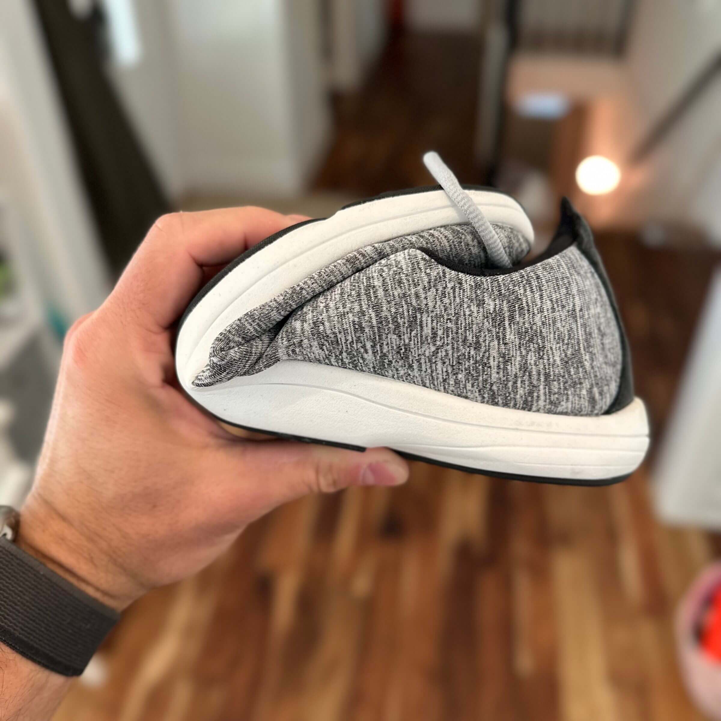 Minimalist shoes should have a flexible sole.