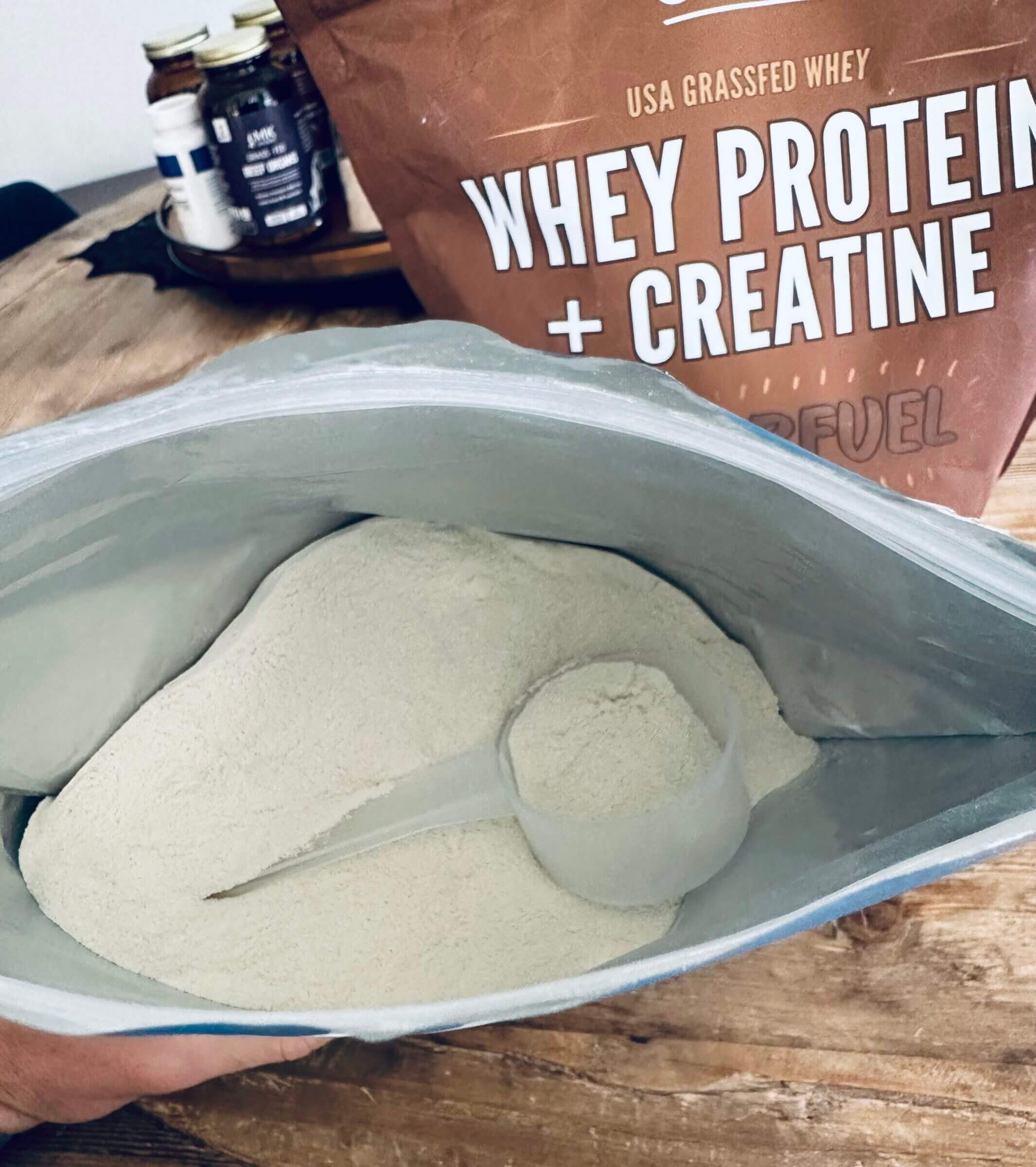 One scoop delivers 17 grams of pure Whey protein isolate.