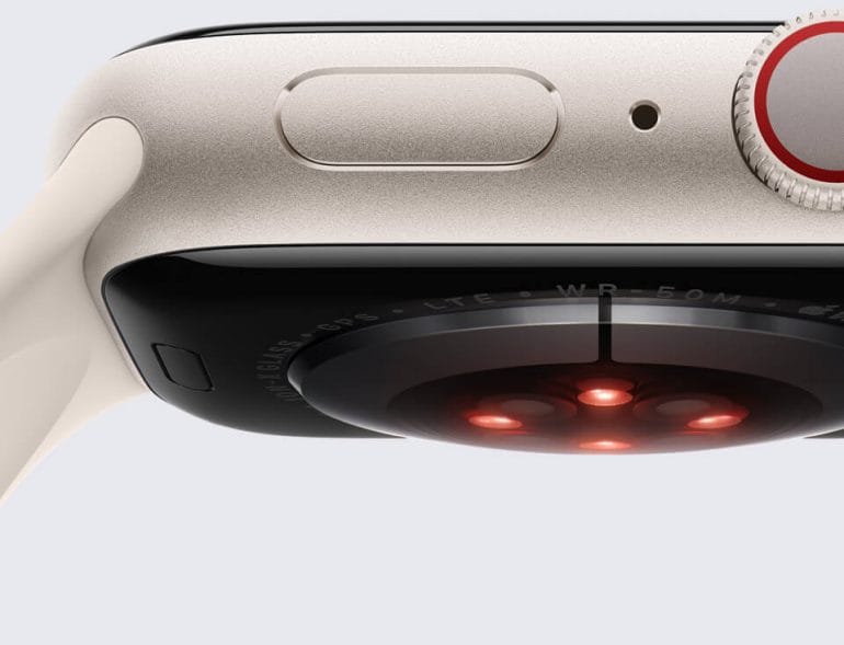 The Apple Watch uses a combination of green and red LEDs to measure heart rate, HRV and blood oxygen saturation (SpO2).