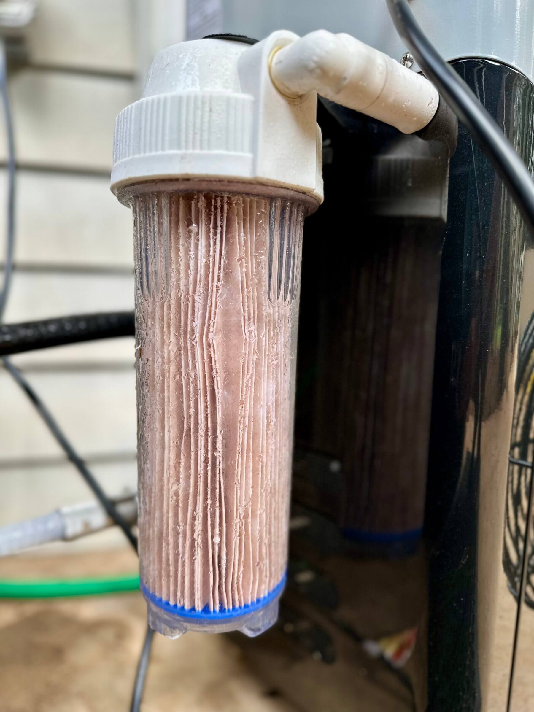 A combination of a sediment filter and ozone keeps the water sanitary for extended periods.