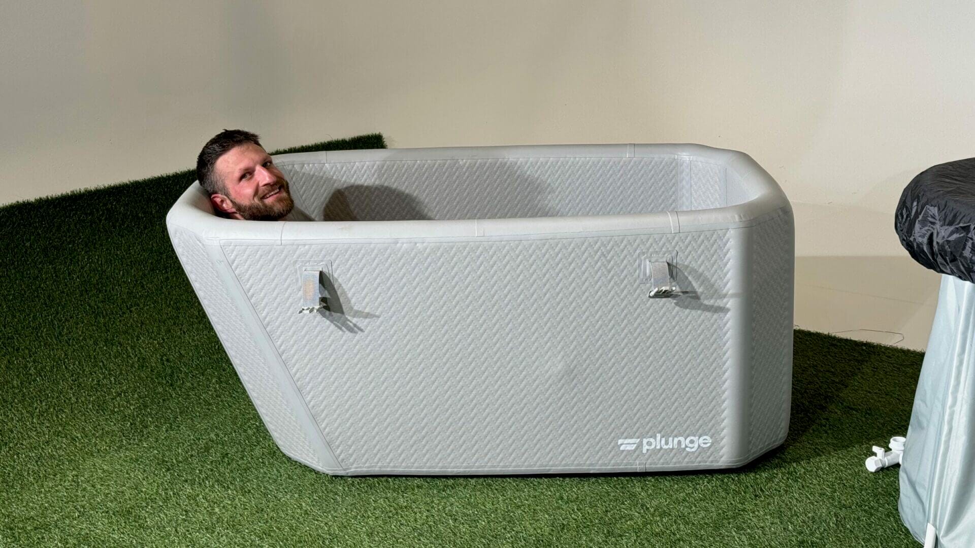 Despite it's smaller footprint, the new Air is big enough so I can submerge my entire body.