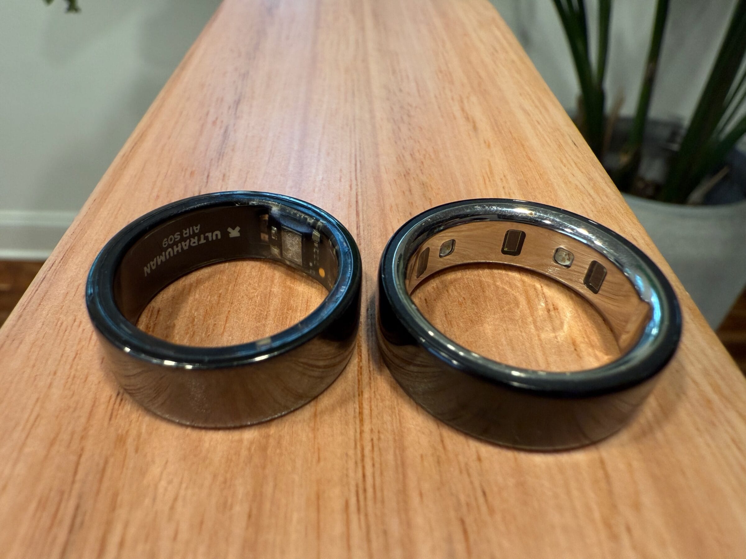 Ultrahuman (left) and Our Ring Gen 4 (right).