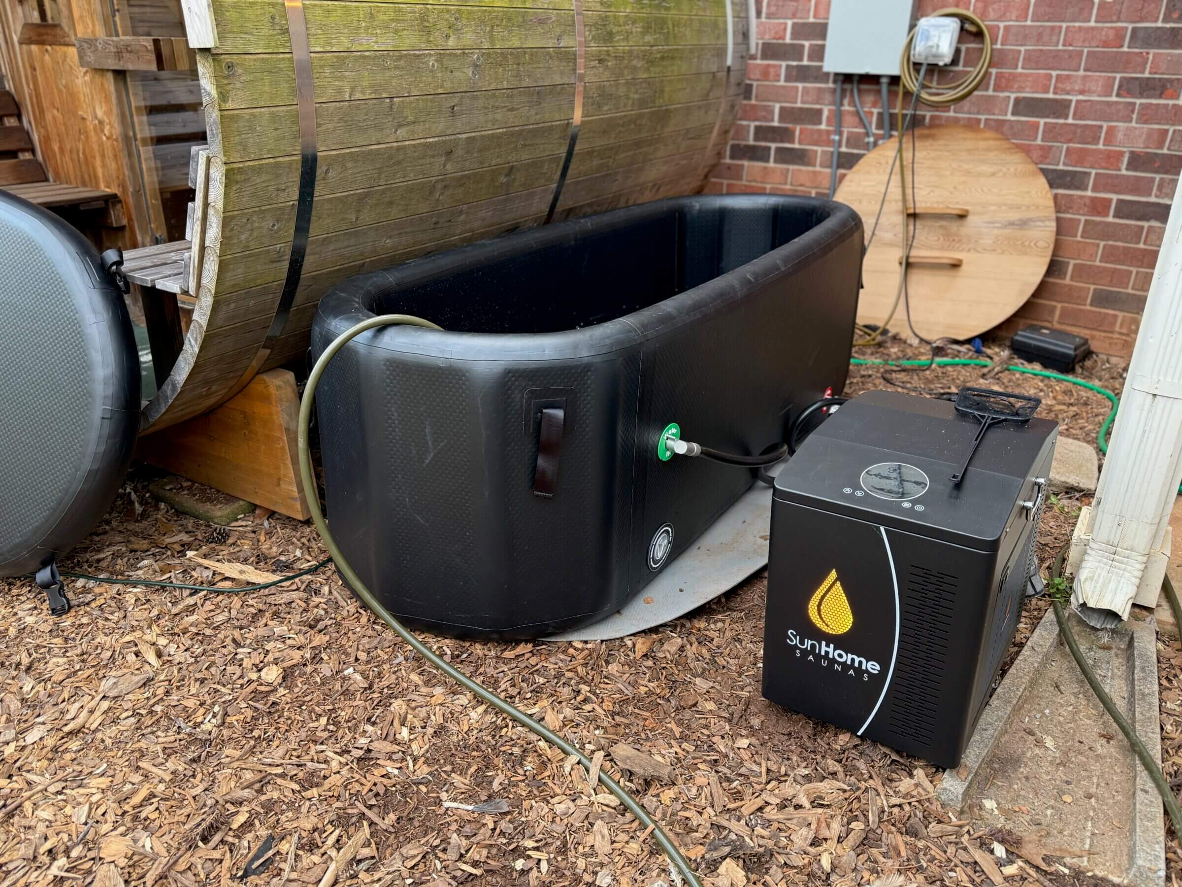 An advantage of inflatable tubs is that they can be easily moved.