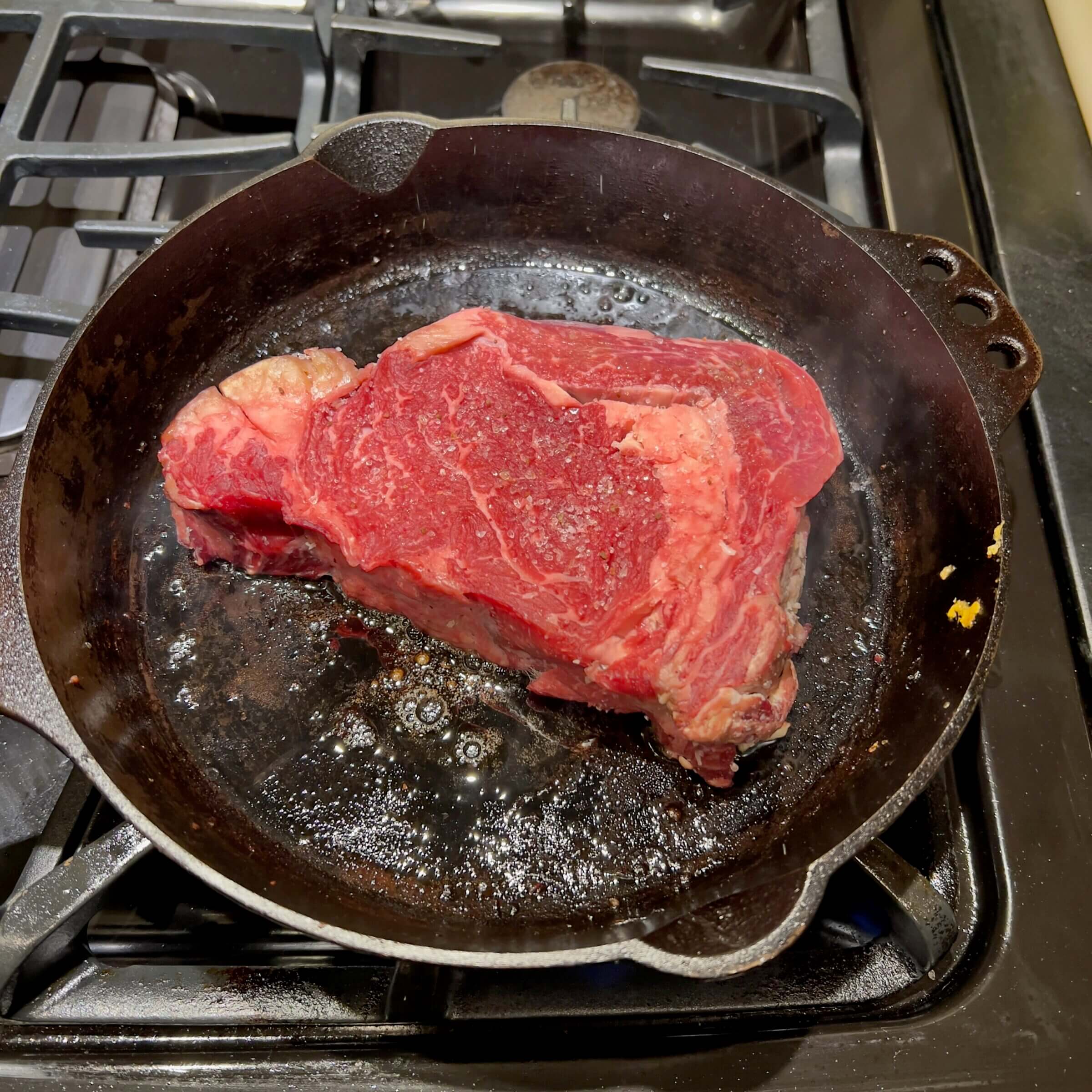 Cooking steak in Cast Iron